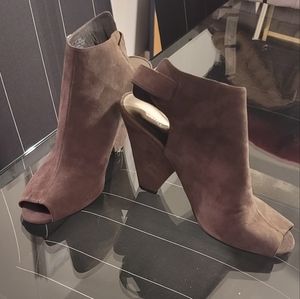 Nine West  NWOT Peep Toe Suede Shoe Sz 8.5
